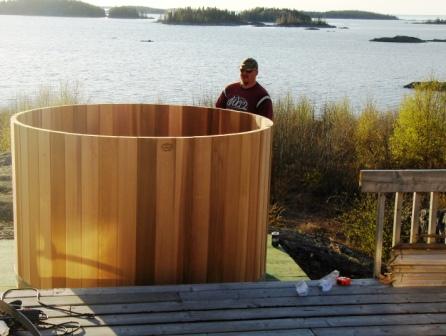 Elk Island Lodge Outdoor Tub