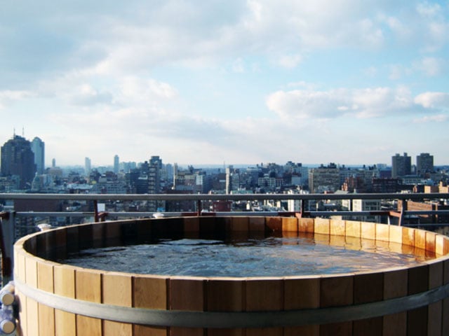 Manhattan Hotel on Rivington Rooftop Spa Hot tub