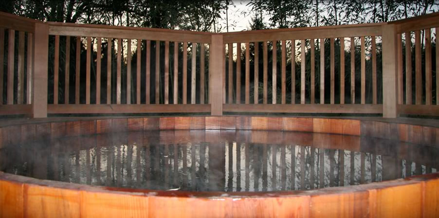 4 Person Cedar Hot Tub with 4 Jets